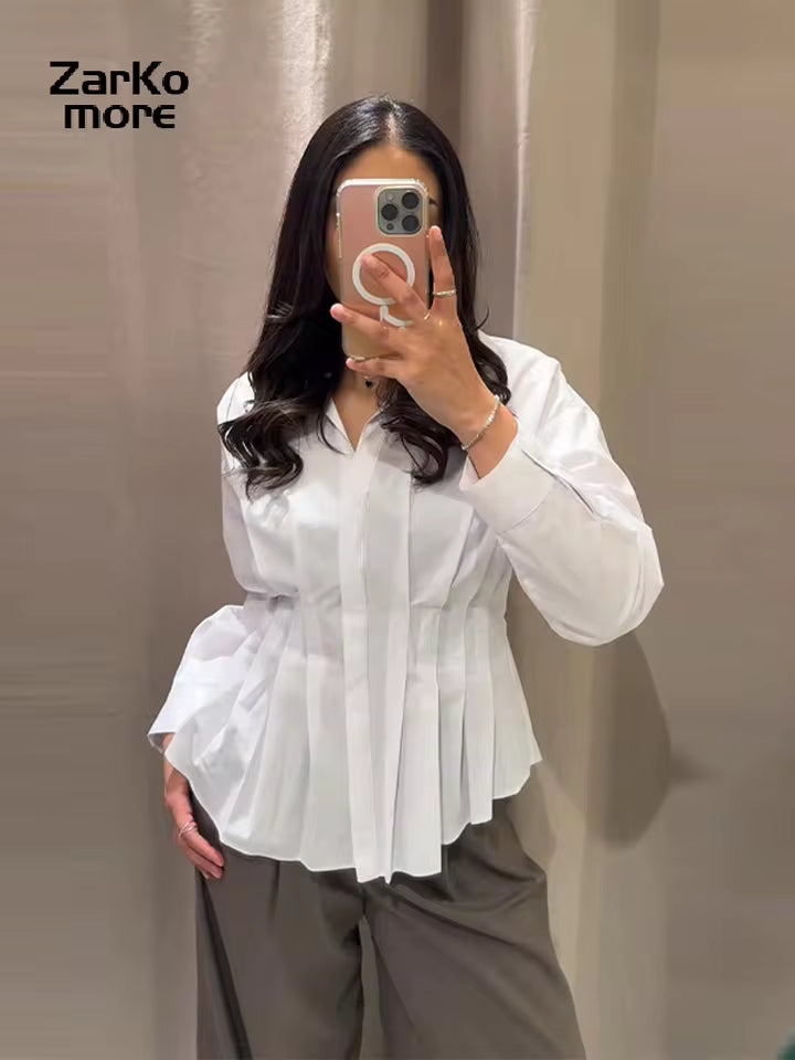 Witte blouse met plooien en knoopjes voor dames
